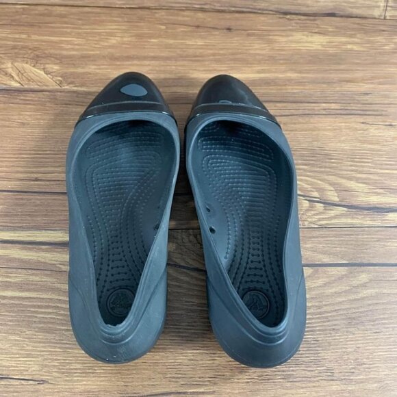 Crocs Black Slip-on Cap Toe Flats Women’s Size 6 - Picture 5 of 7